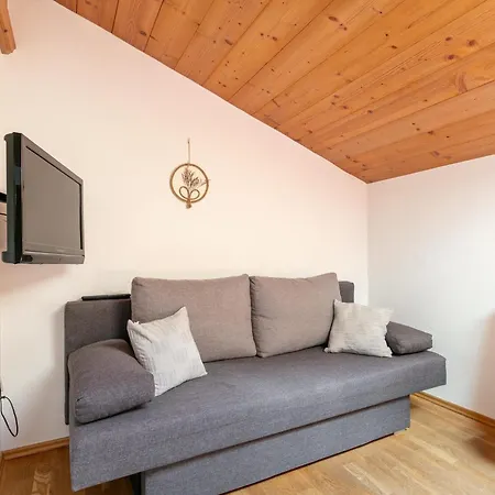 Zellner 8 Apartament *